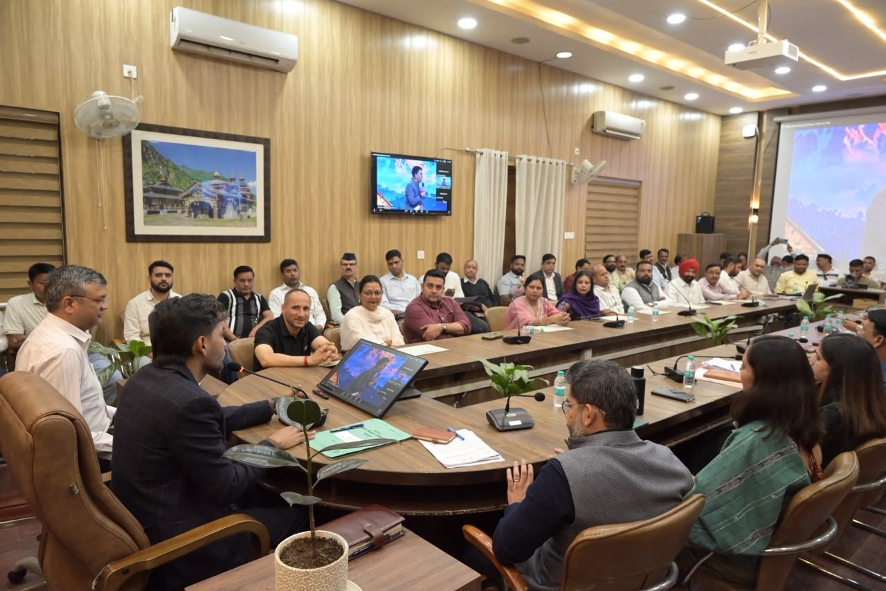 Dehradun: जिला योजना समिति के नवनिर्वाचित सदस्यों को मिले प्रमाण पत्र, विकास कार्यों को गति देने का आह्वान