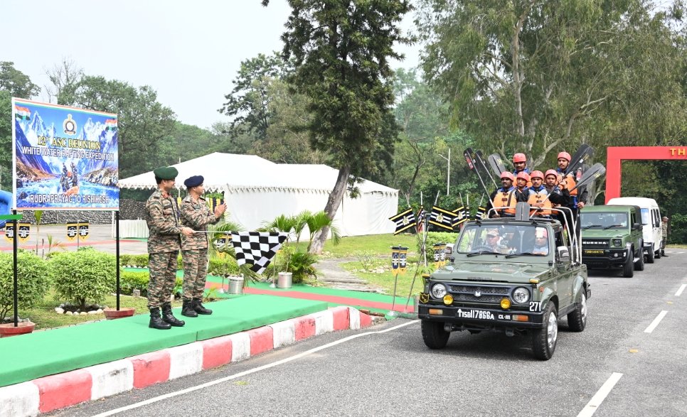 Dehradun: आर्मी सर्विस कोर व्हाइट वॉटर राफ्टिंग एक्सपीडिशन 2026 को हरी झंडी दिखाकर रवाना किया गया