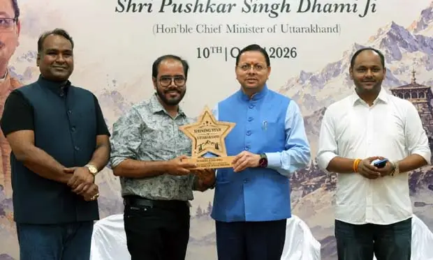 मुख्यमंत्री ने सुशील छाबड़ा को 119 बार रक्तदान करने पर शाइनिंग स्टार अवार्ड से किया सम्मानित