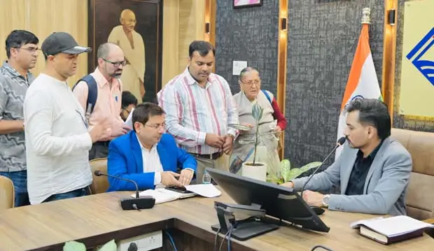 Dehradun: समाधान दिवस पर 92 शिकायतें दर्ज, समयबद्ध और प्रभावी कार्रवाई सुनिश्चित करने के निर्देश: जिलाधिकारी